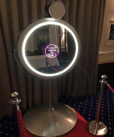 Elite Mirror Booth with Red Carpet
