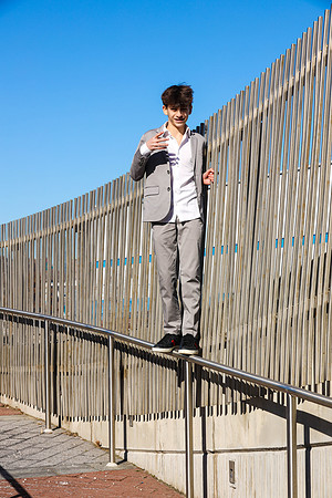Elite 009